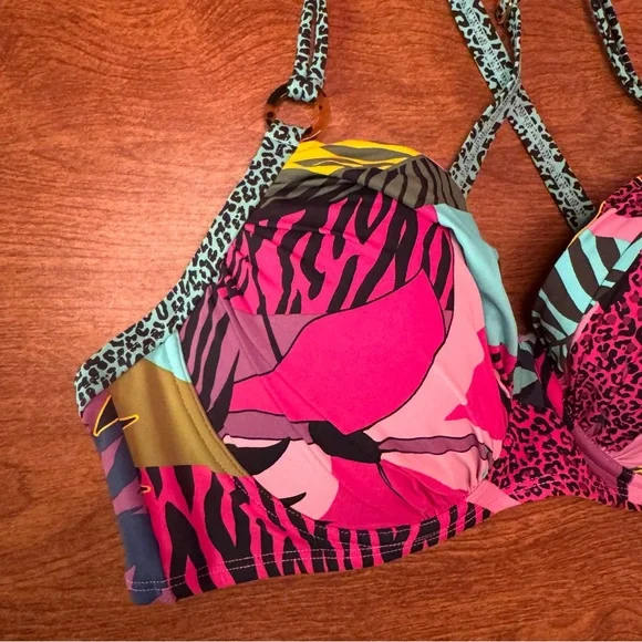 BLEU Sweetheart Bra Swimsuit Top SZ. 36D Purple Tropical Print - Picture 5 of 16